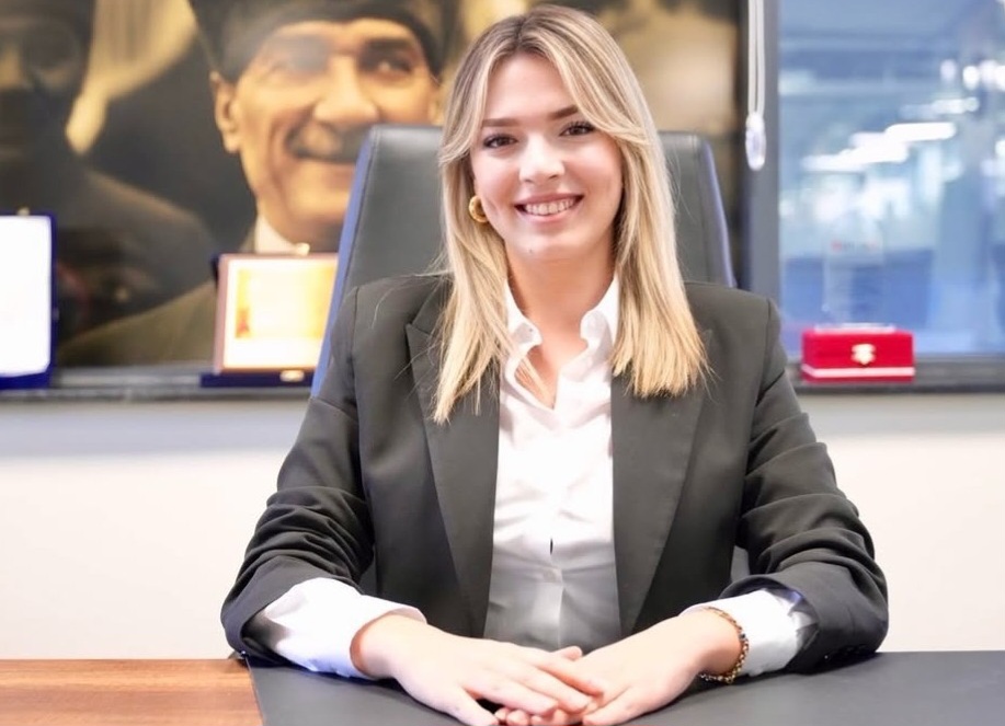 “CUMHURİYET BİZİ KENDİ IŞIĞIYLA PARLAYAN KADINLAR YAPTI”