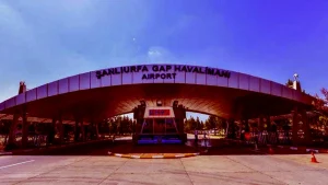 AJET’İN ANKARA-ŞANLIURFA SEFERİNDE “PATLAYICI” NOTU: UÇAK ACİL İNİŞ YAPTI